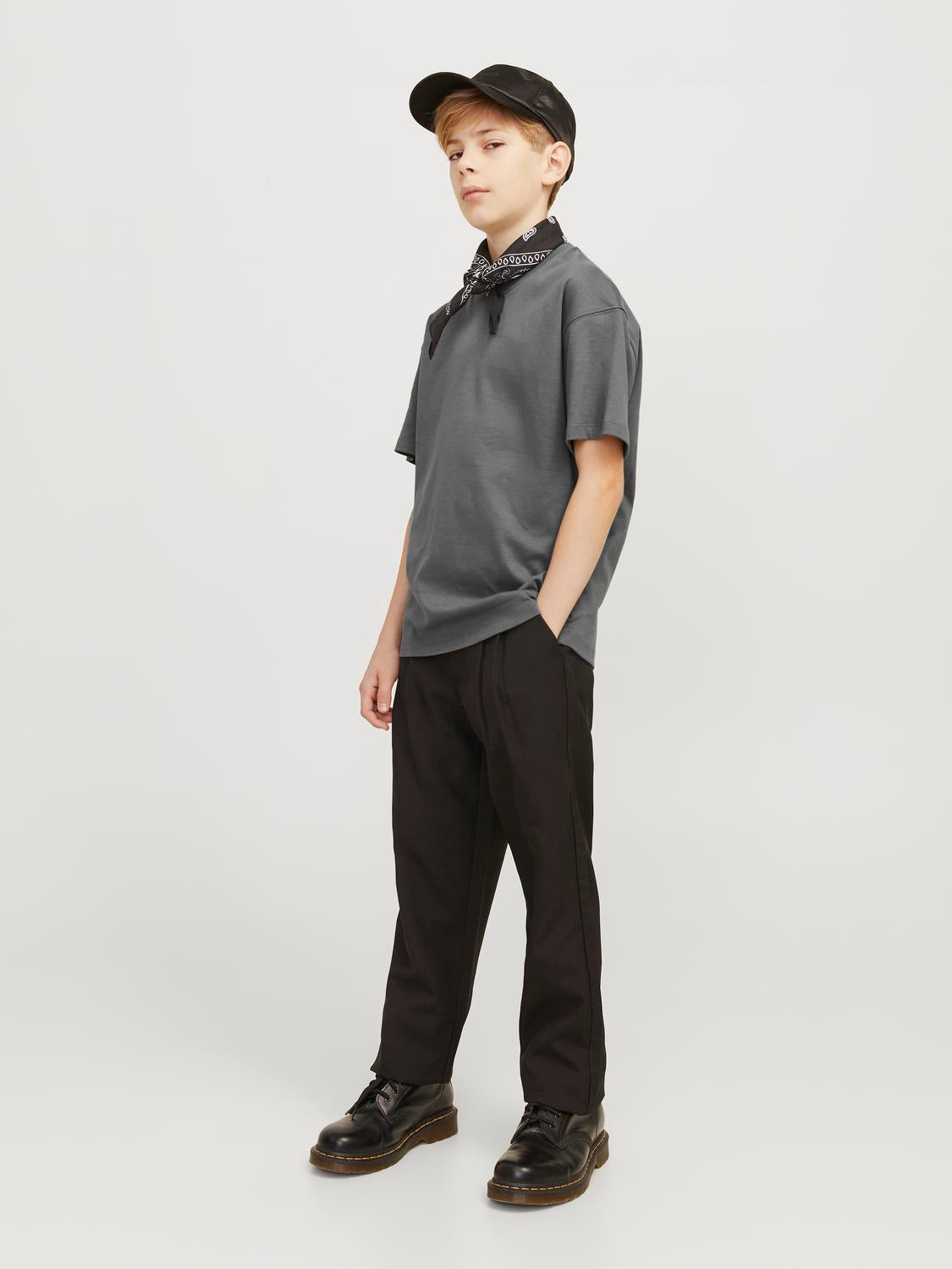 model_shot-front_full